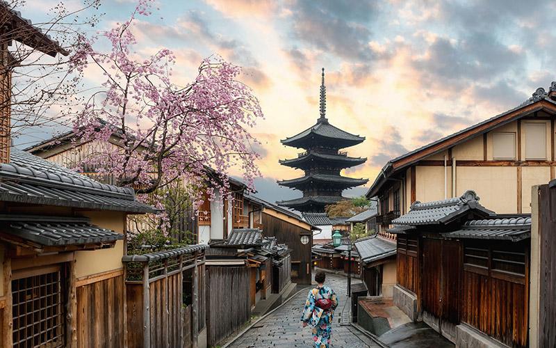 eb1a为何无排期？深入解析EB1A类别的优势与申请策略